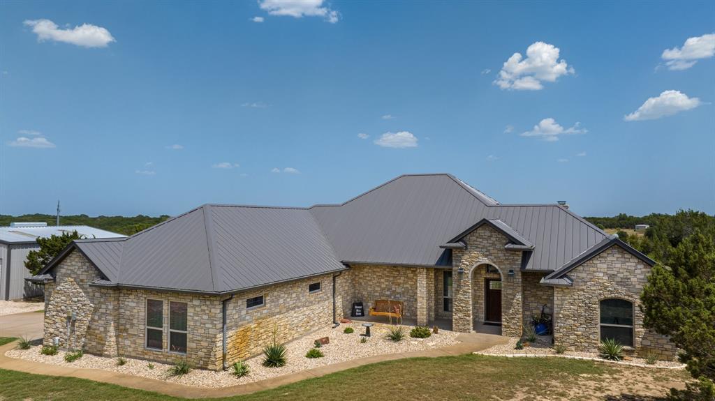1216 Shady Oaks Circle Property Photo 1