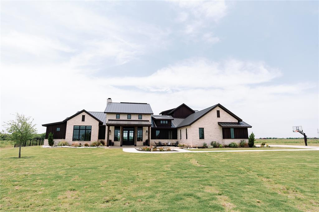 649 Prairie Way Property Photo
