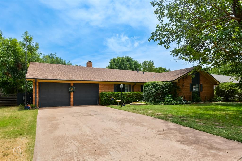 1727 Meadowbrook Drive Property Photo 1