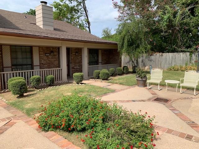 2624 Village Lane Property Photo 1