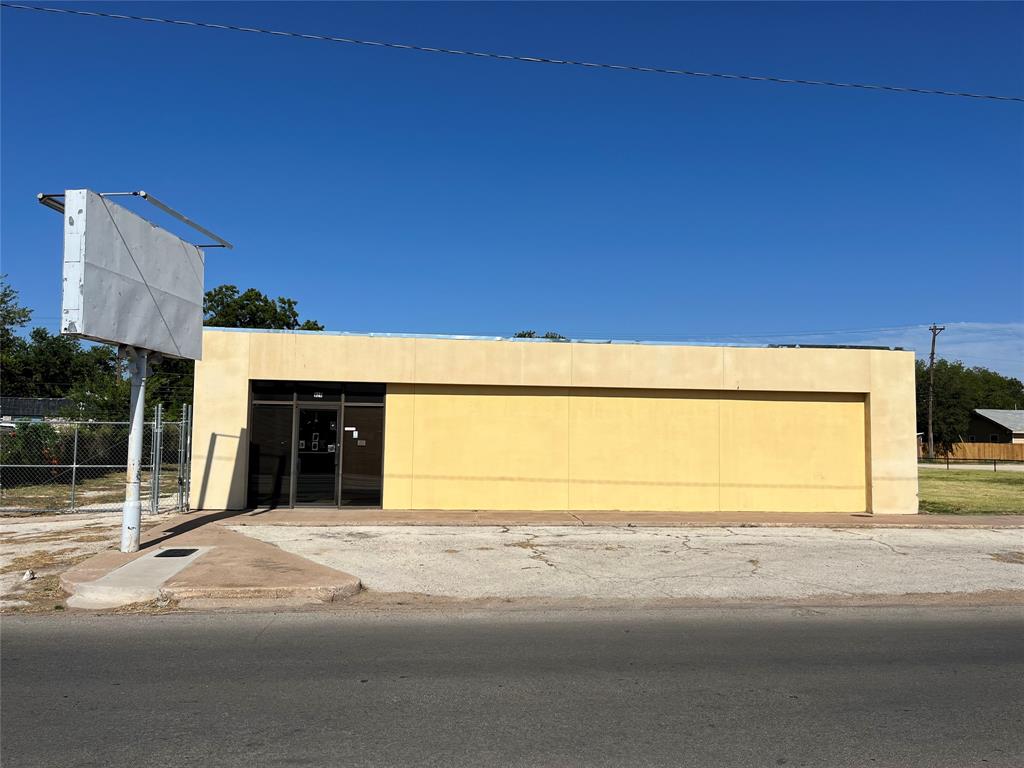 926 Butternut Street Property Photo 1