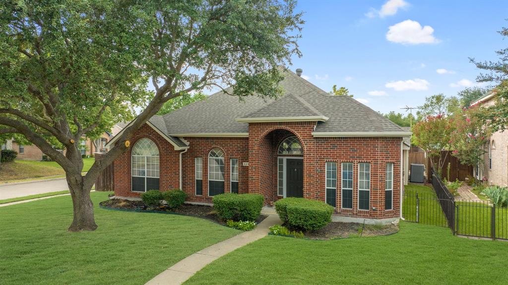 825 Lanshire Court Property Photo 1