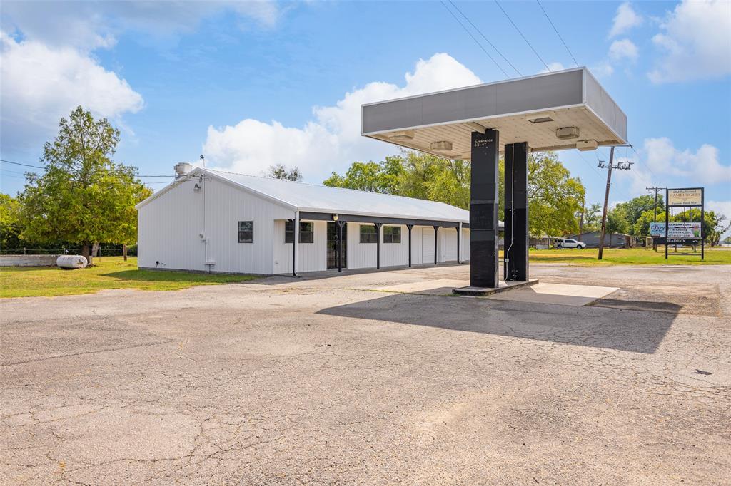 4685 N Us Highway 69 Property Photo 1