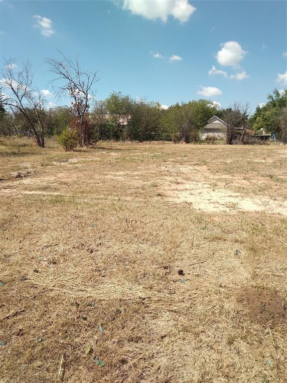 802 S Neches Street Property Photo