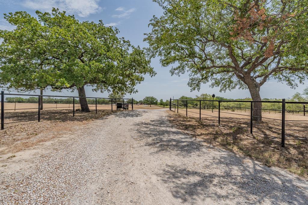 320 County Road 4587 Property Photo