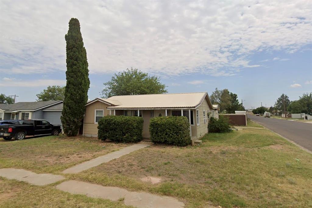 711 Avenue I Property Photo