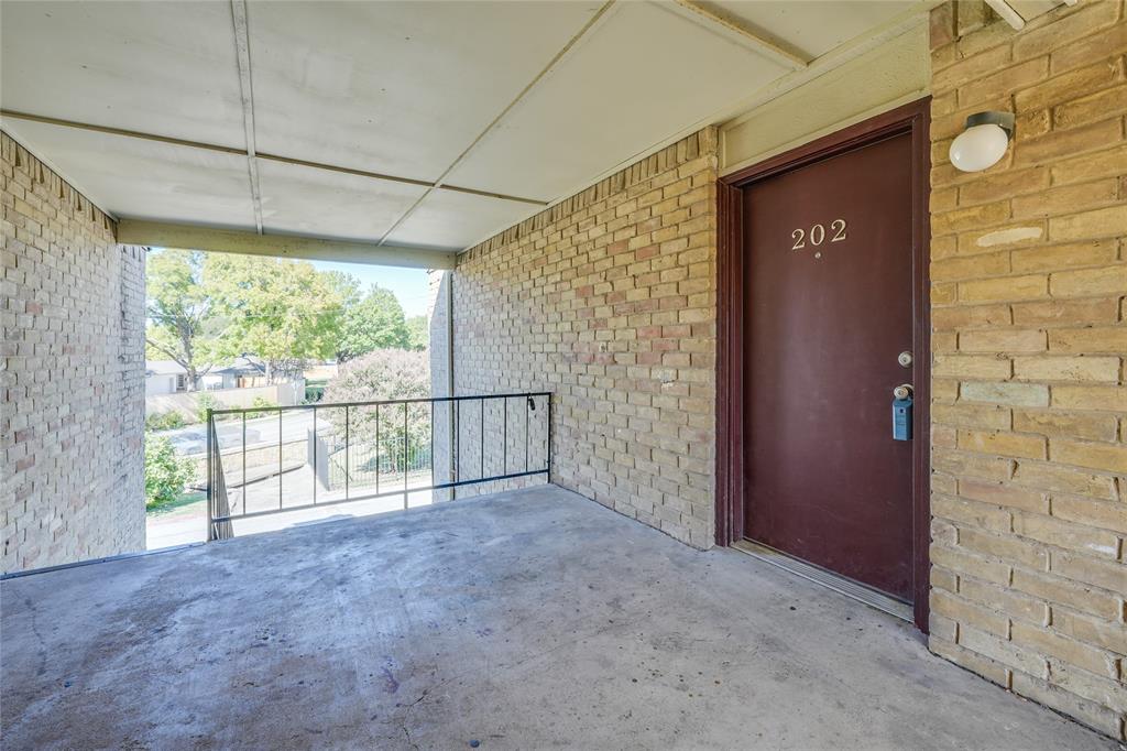 919 S Weatherred Drive 202 Property Photo 1