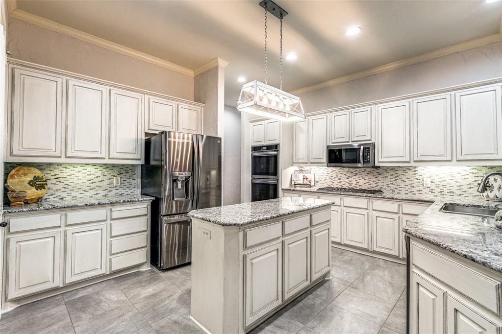 802 Parkwood Court Property Photo 8