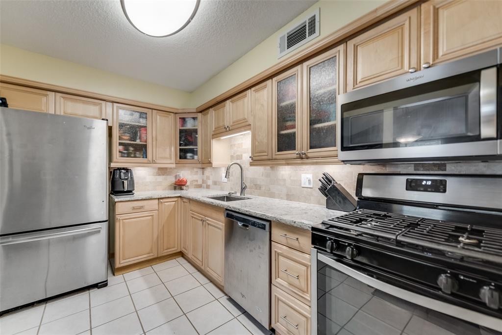 313 Ellis Street Property Photo 1