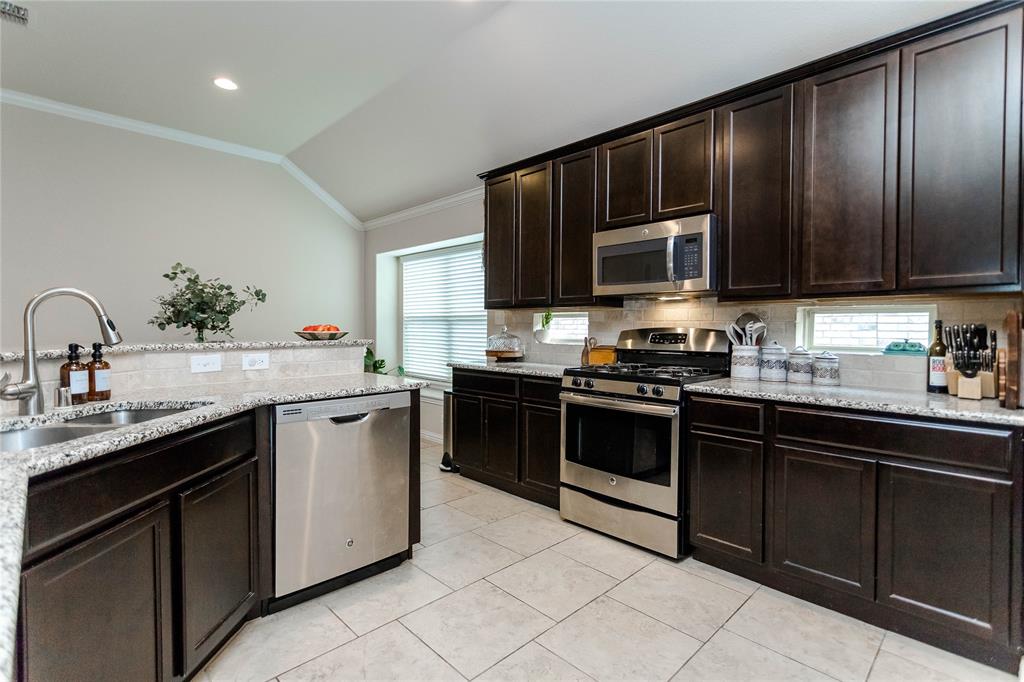 12216 Ridgeback Drive Property Photo 10