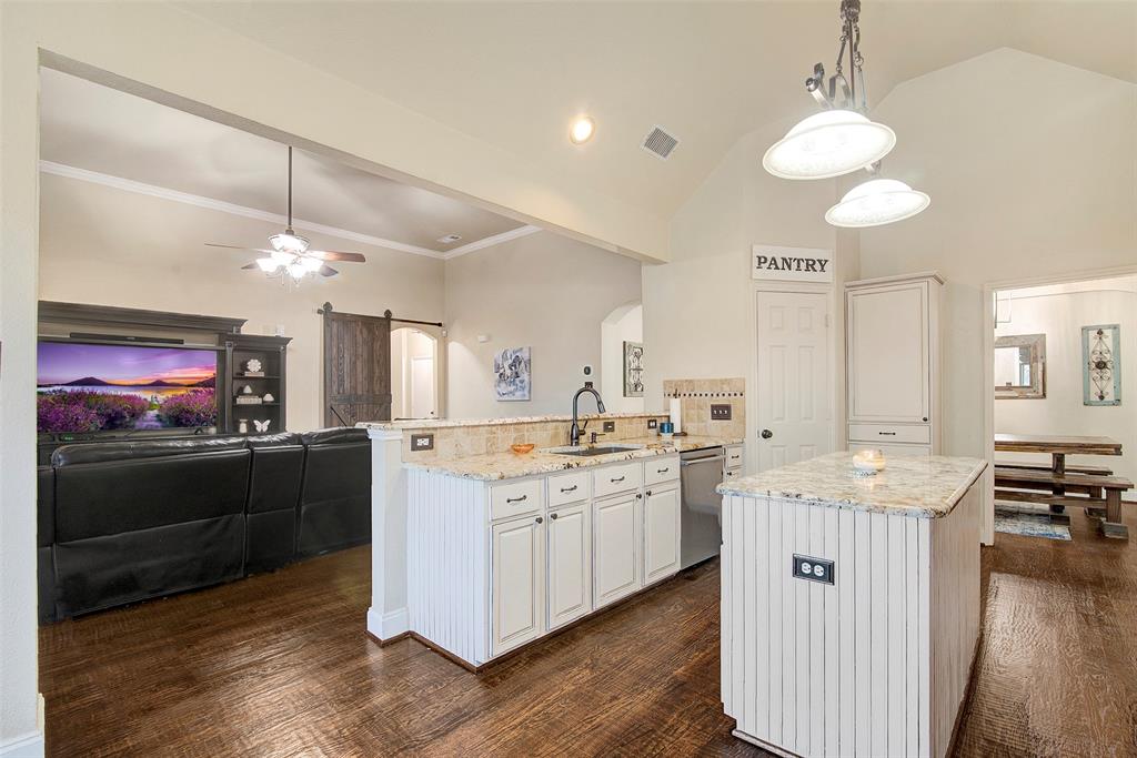8617 Falcon Crest Drive Property Photo 9