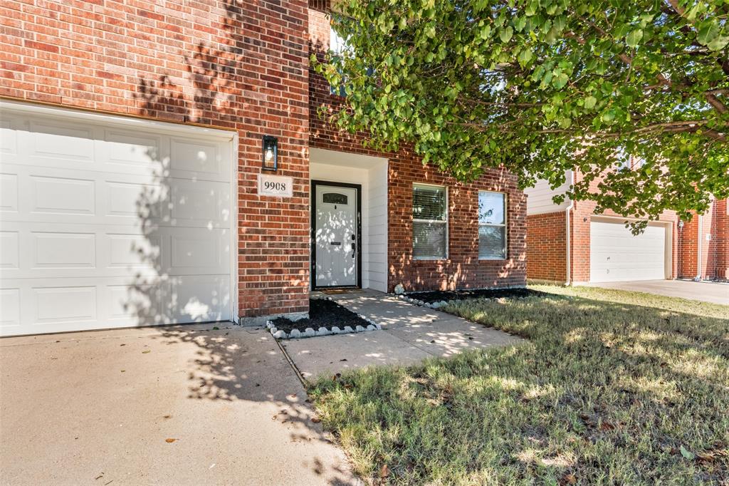 9908 Osprey Drive Property Photo 1
