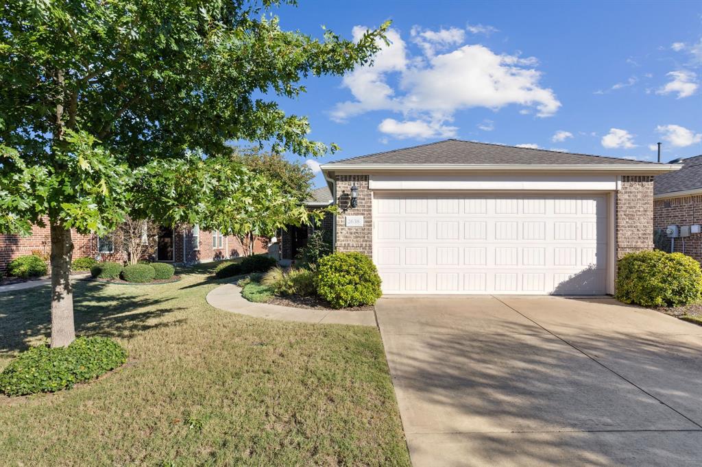2638 Honeybee Lane Property Photo 1