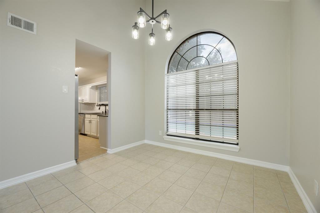 2313 Carlisle Court Property Photo 3
