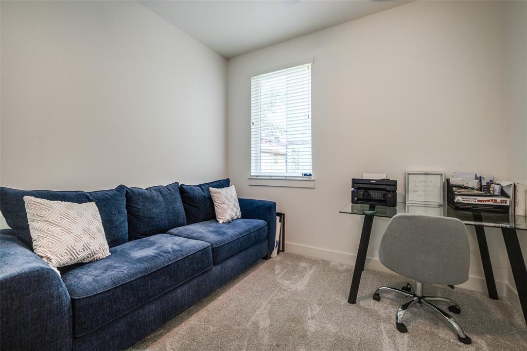 175 S Prairie Avenue Property Photo 10