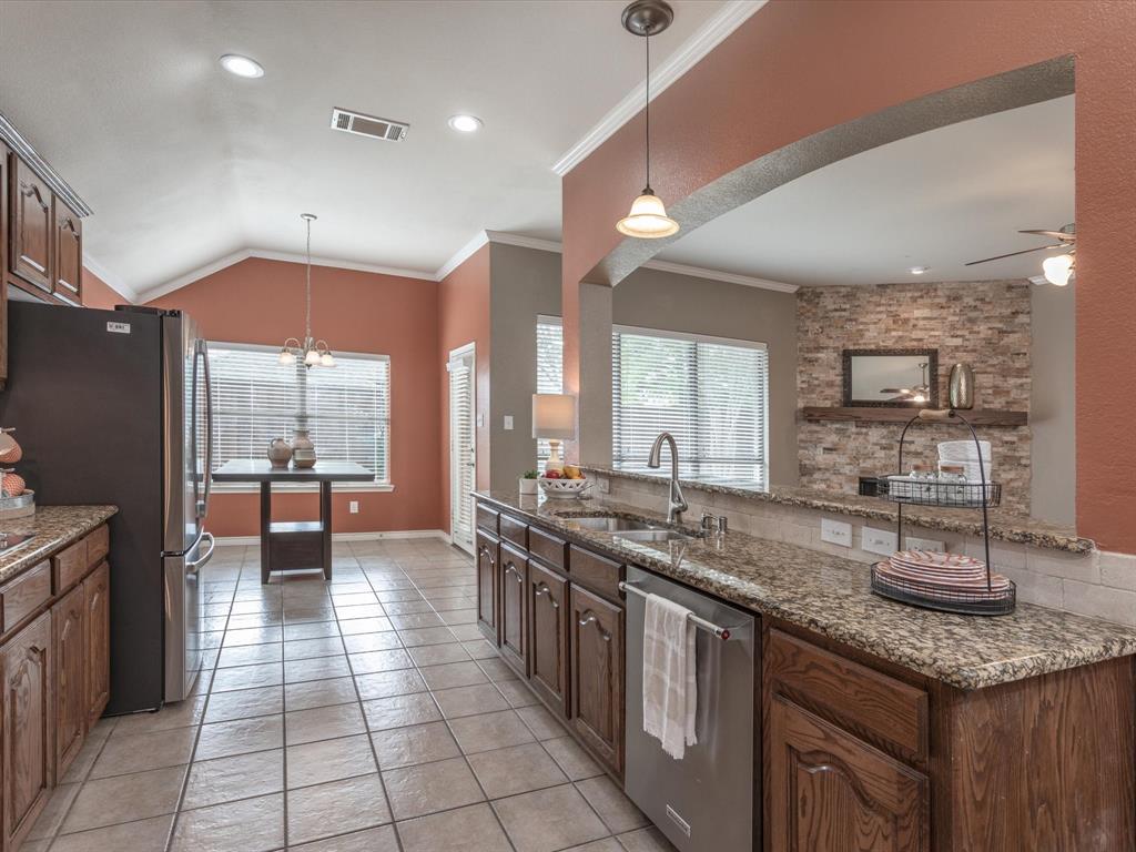 1702 Burberry Drive Property Photo 12