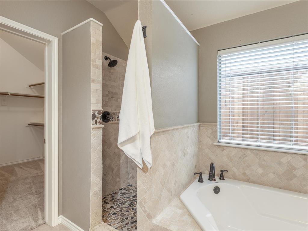 1702 Burberry Drive Property Photo 17