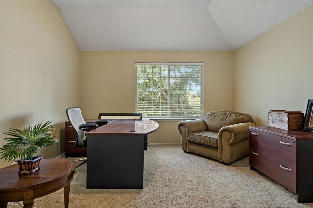1902 Crystal Court Property Photo 26