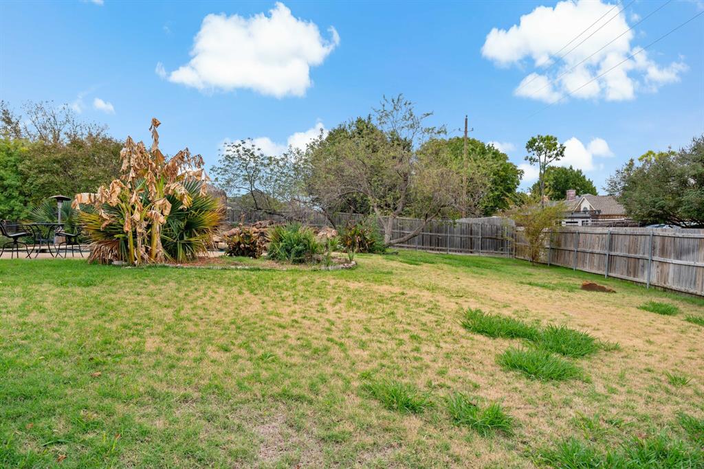 1902 Crystal Court Property Photo 29