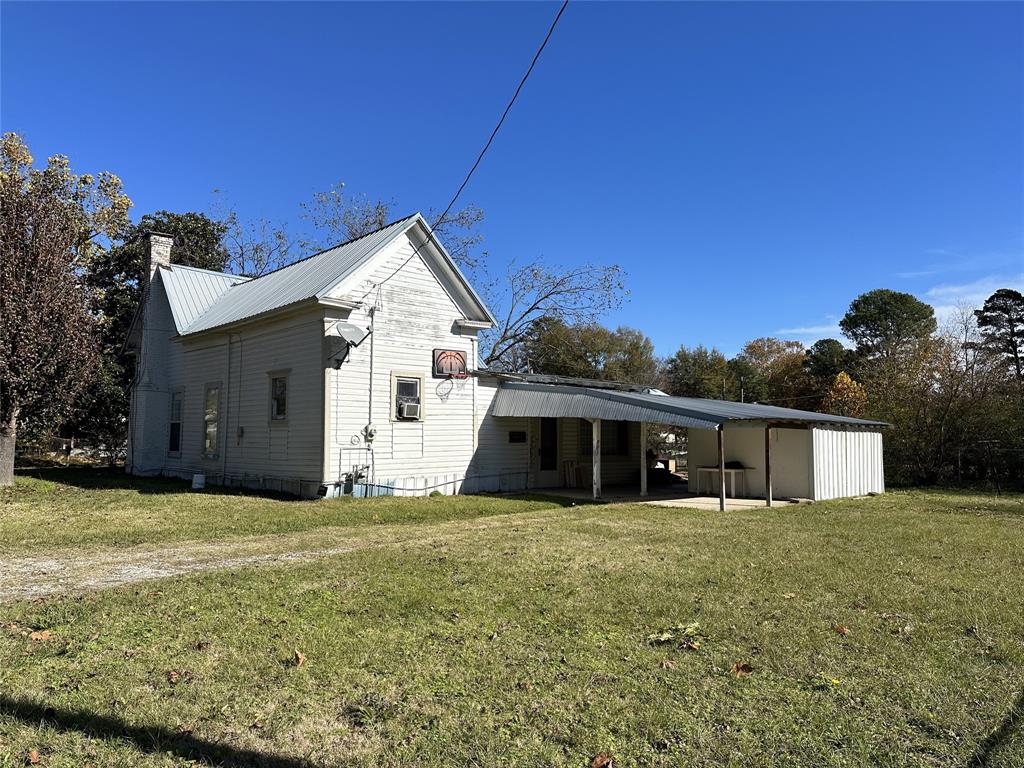 310 E Fannin Street Property Photo