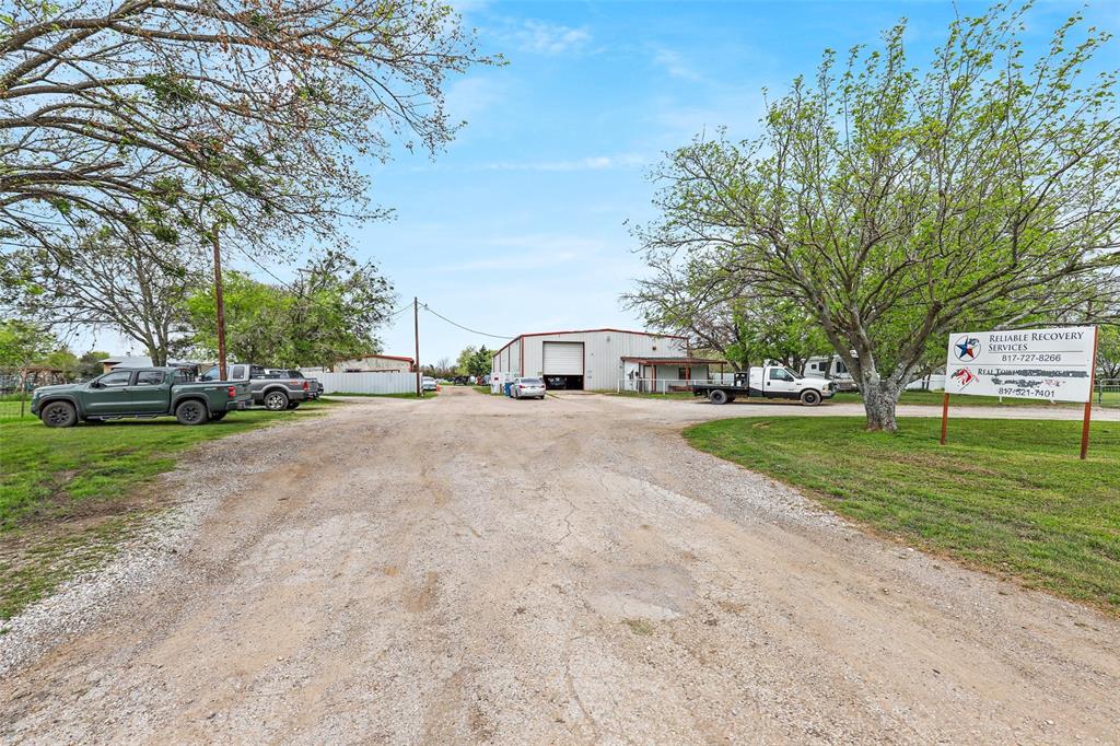 5209 N Fm 157 Property Photo 1