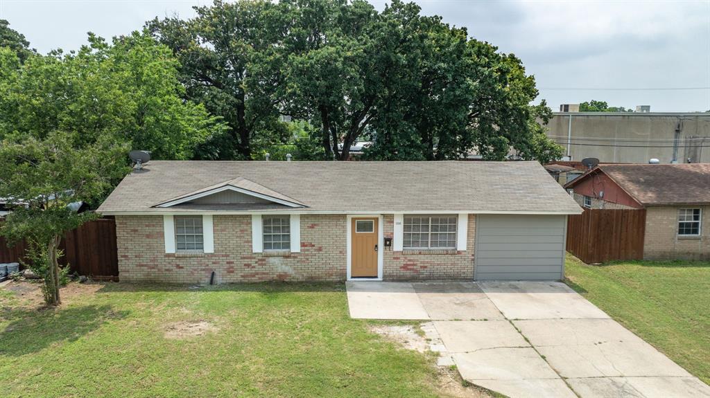 1506 Briarwood Drive Property Photo 1