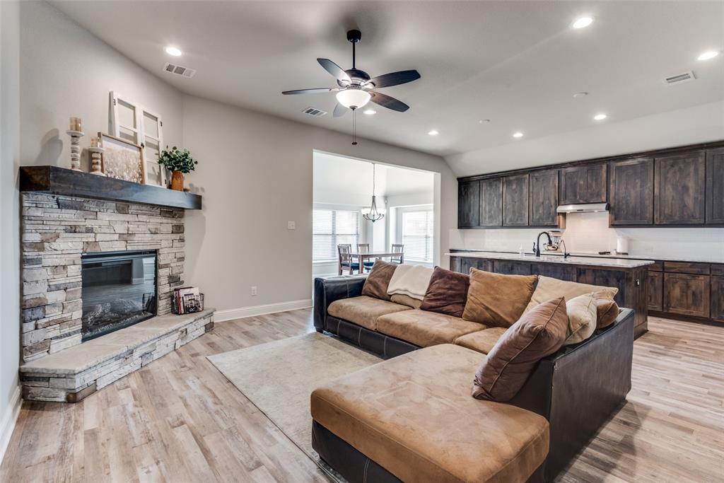 4401 Dandelion Lane Property Photo 1