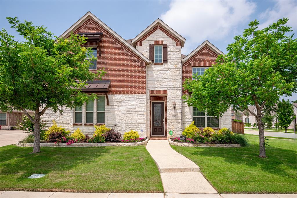 8125 Wildwood Court Property Photo 1