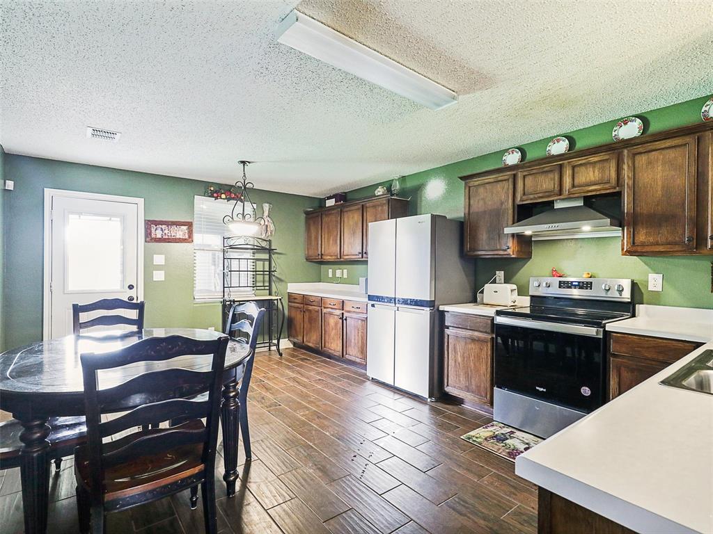 1117 Annie Oakley Property Photo 6