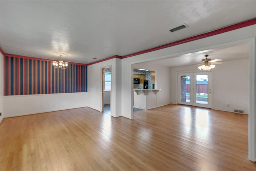10009 Lakemere Drive Property Photo 1