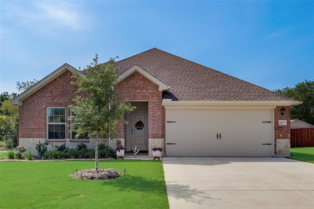 1617 Knoll Crest Drive Property Photo 1