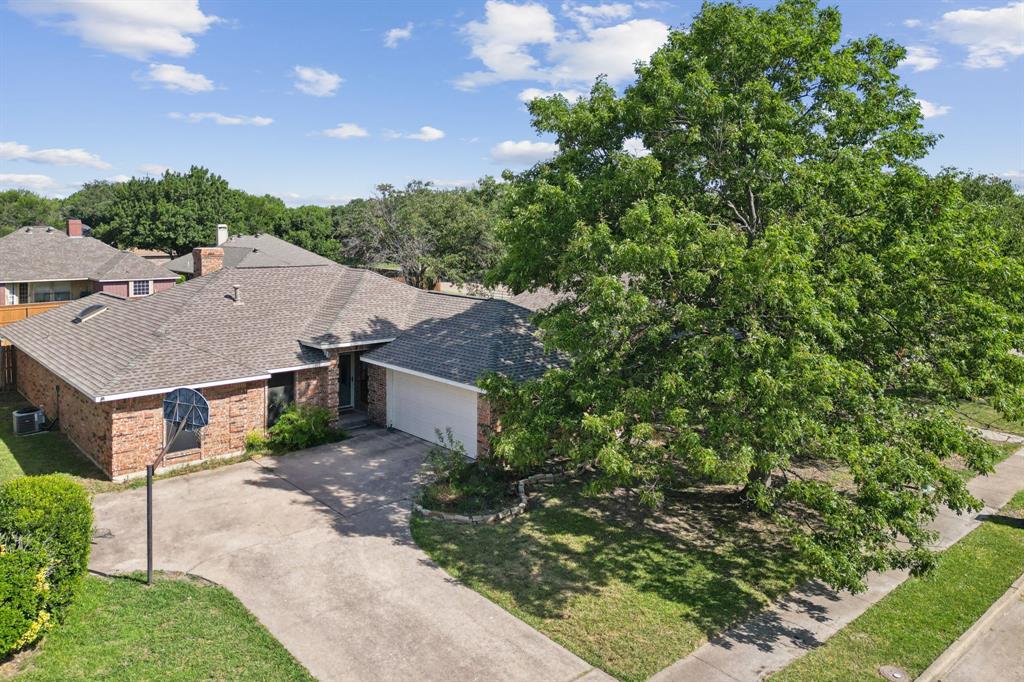 103 S Winding Oaks Drive Property Photo 1