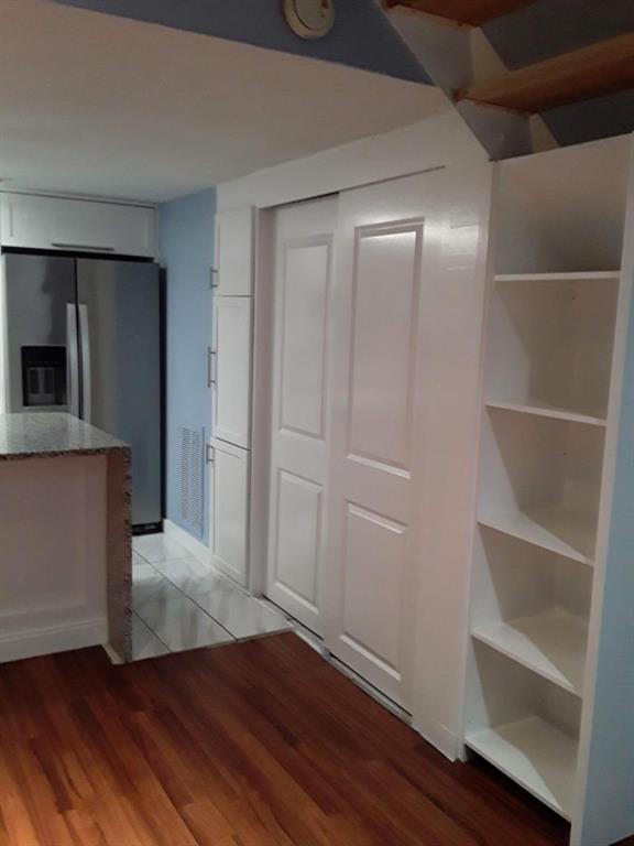 3121 Park Lane Property Photo 6