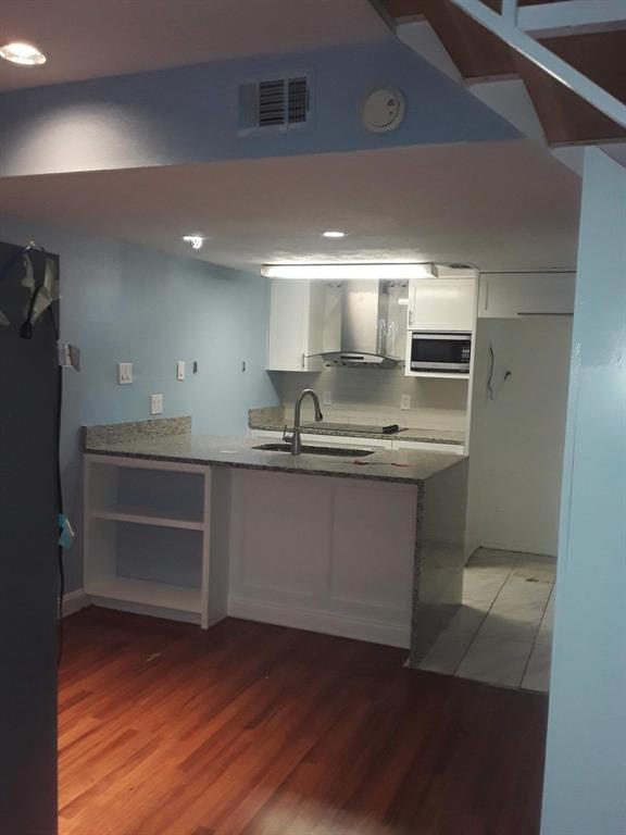 3121 Park Lane Property Photo 9