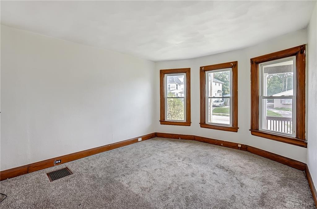27 Glenwood Avenue Property Photo 6