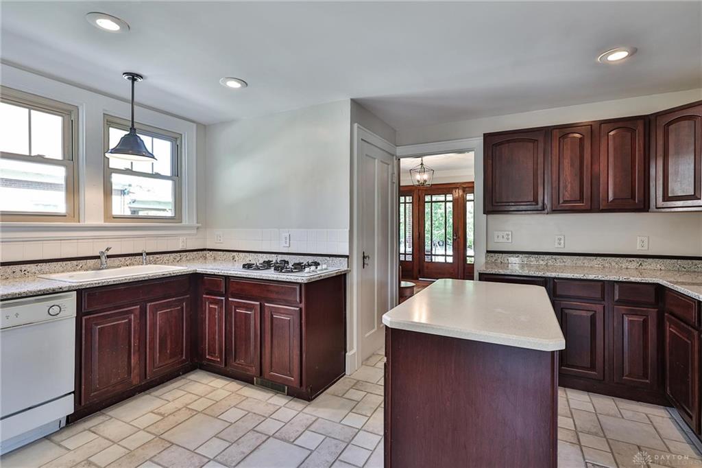 8773 Kenwood Road Property Photo 21