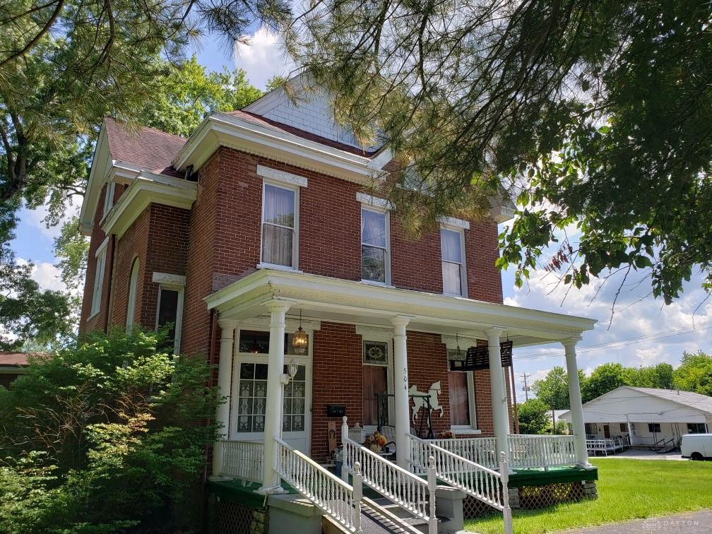 504 Eighth Street E Property Photo