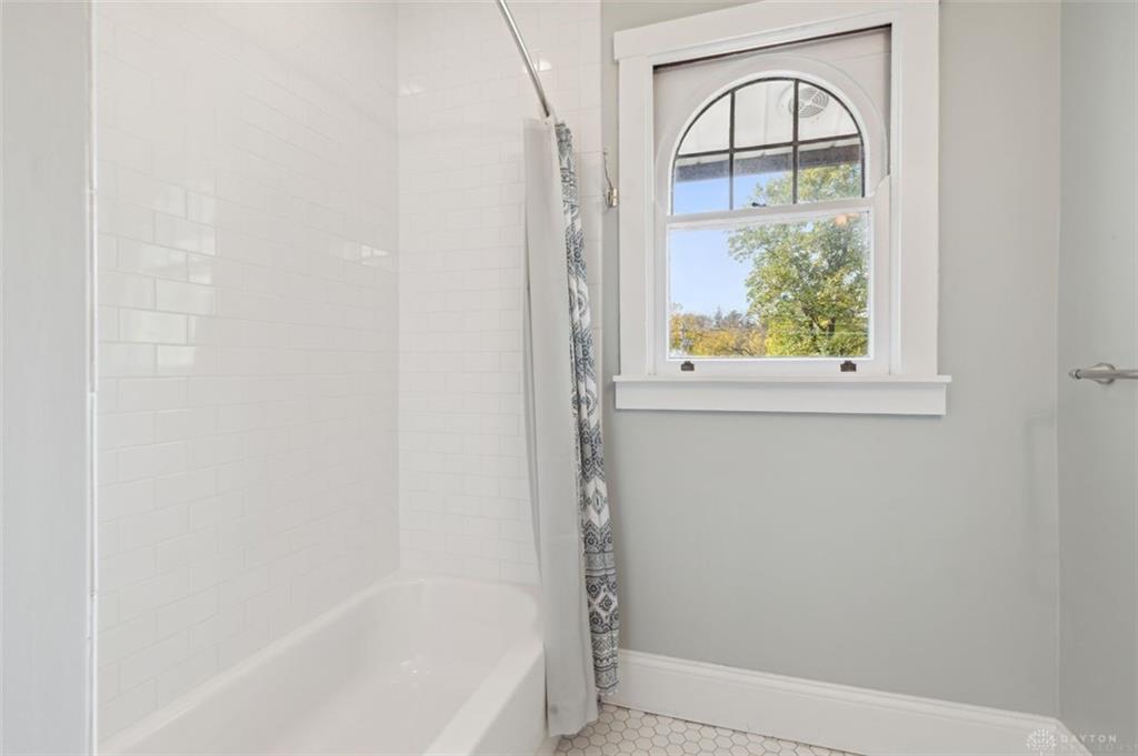 2888 Linwood Avenue Property Photo 19