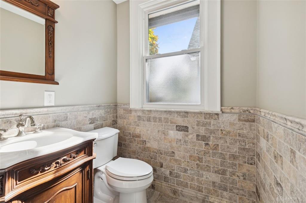2888 Linwood Avenue Property Photo 29