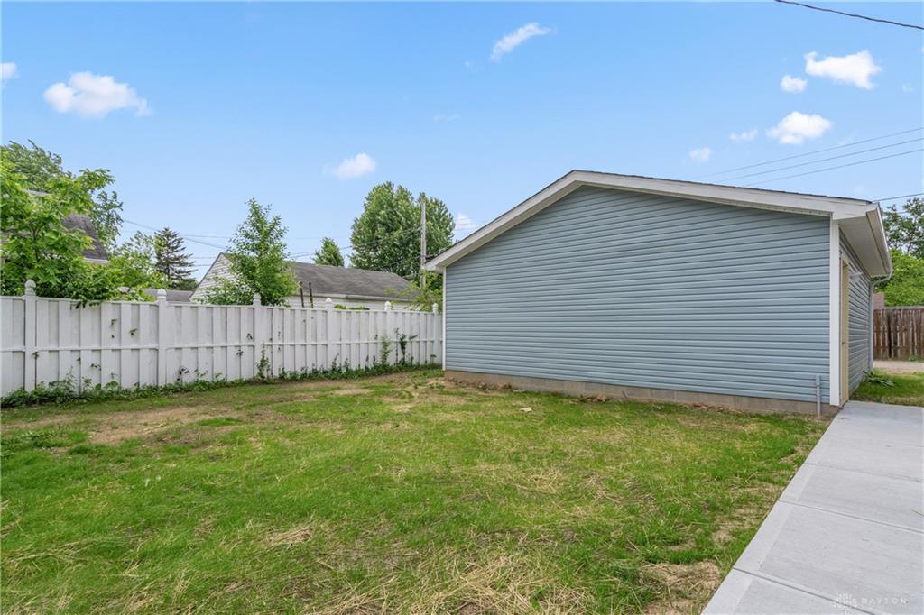 2025 Culver Avenue Property Photo 3