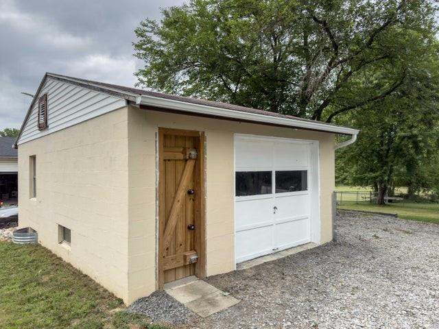 300 Mill Street Property Photo 4