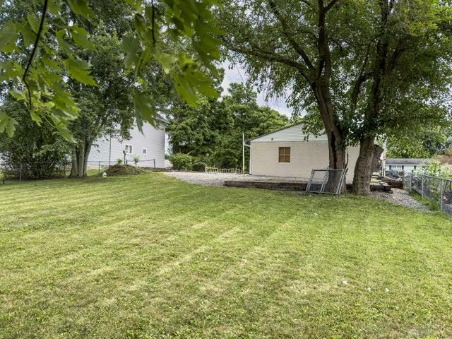 300 Mill Street Property Photo 12