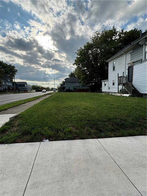 101`103 N Western Property Photo 1