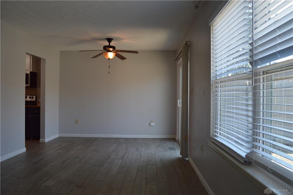 1221 Robbins Run Court Property Photo 3