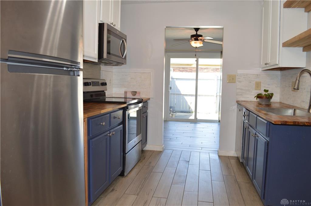 1221 Robbins Run Court Property Photo 7