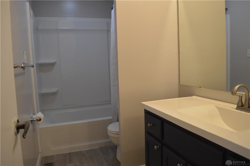 1221 Robbins Run Court Property Photo 14
