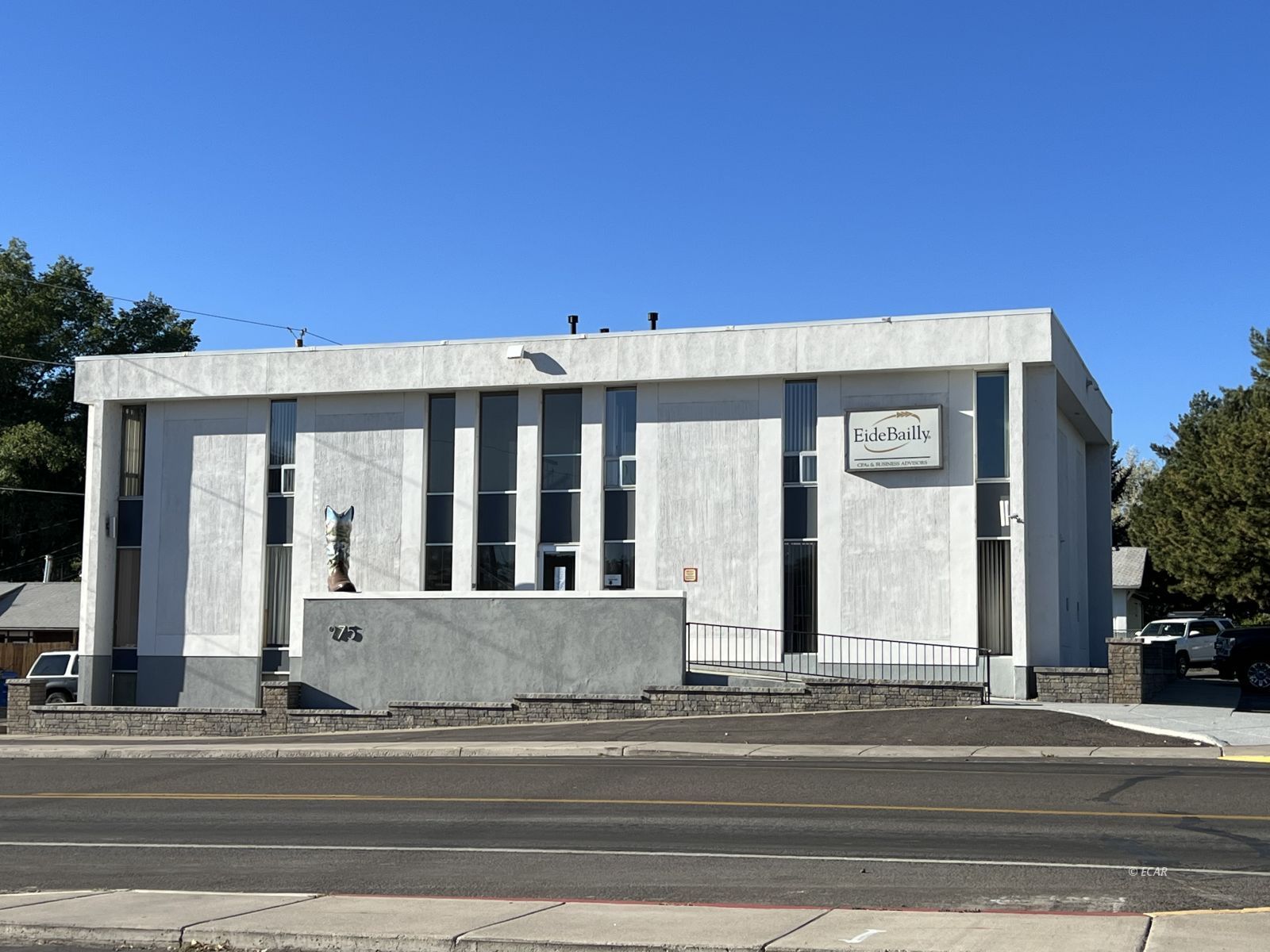 975 5th Street Property Photo 1
