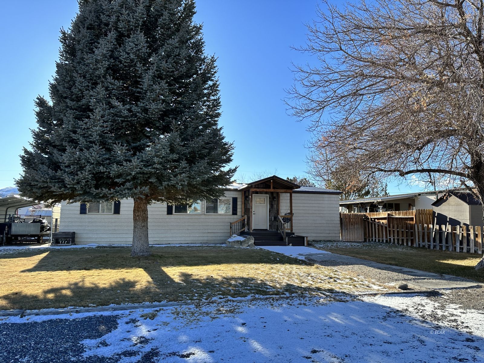 216 2nd Street Property Photo 1