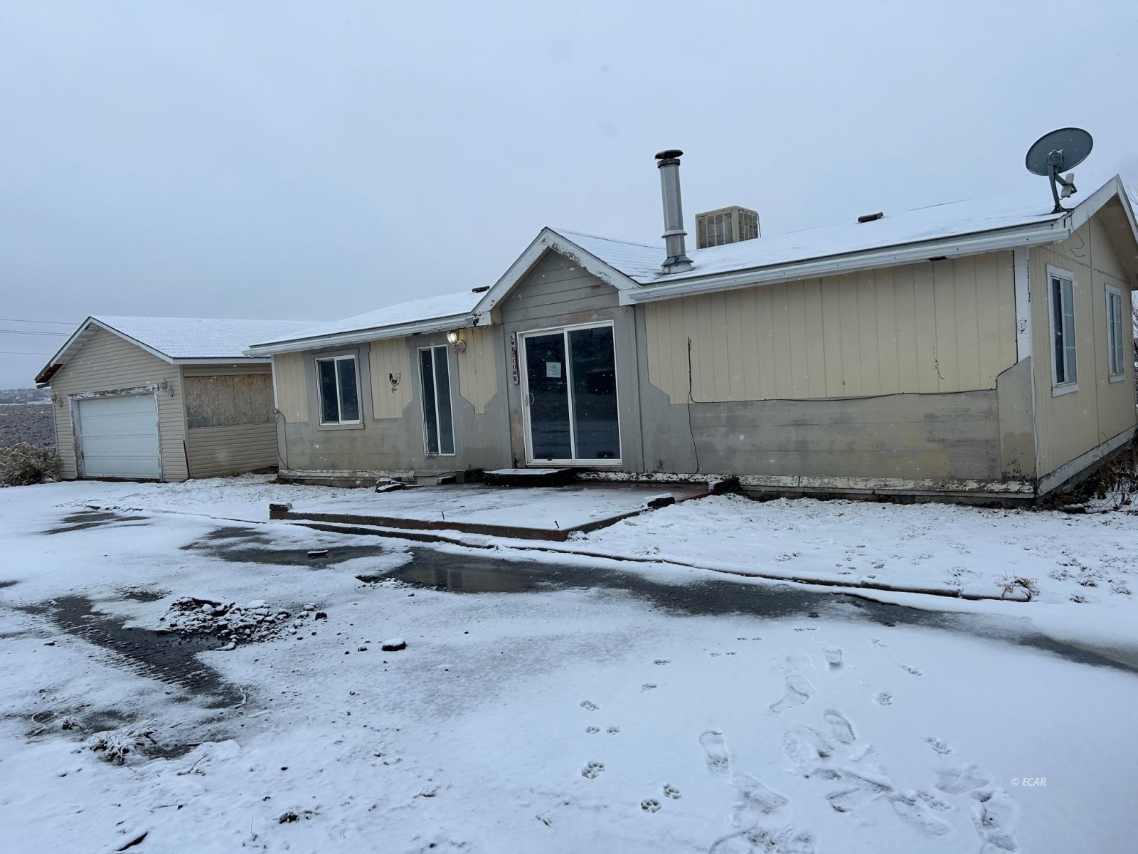2512 Anchorage Street Property Photo 1