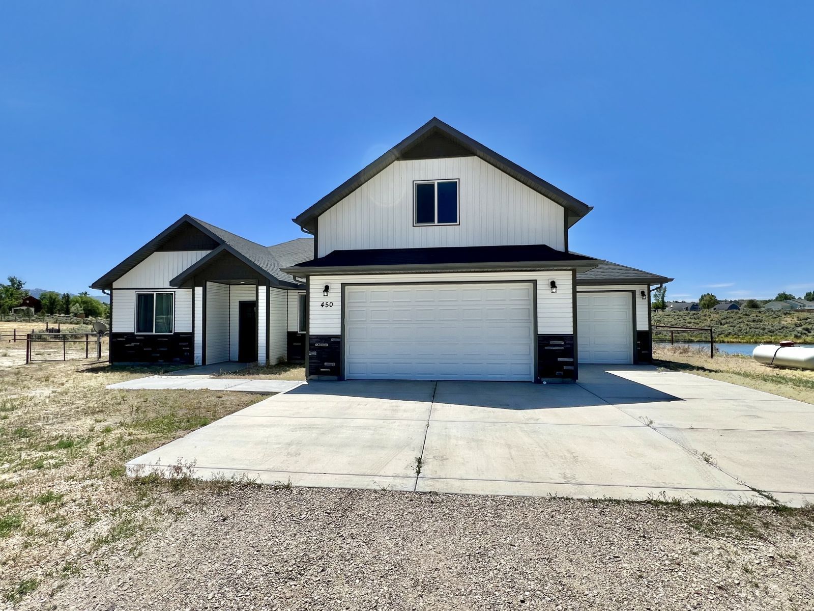 450 Spring Creek Parkway Property Photo 1